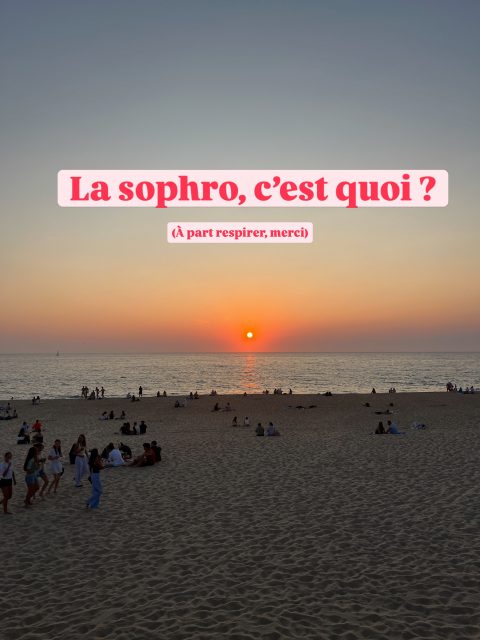 La sophro tout le monde connait, mais peu de personnes savent vraiment en quoi cela consiste à part respirer… 😅  Alors voici un petit topo qui vous sera utile je l’espère.  .
.  🔗Envie de découvrir la sophro en vrai ? Je consulte à Bordeaux et en visio. Prenez RDV via le lien en bio.
